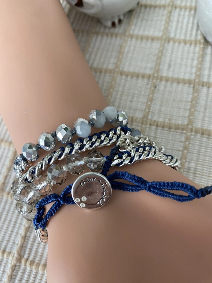 Pulsera Chloe & Isabel Cuentas Y Dije Multienvoltura B079N Plata/Marino ¡Nueva! Foto 3 de 4