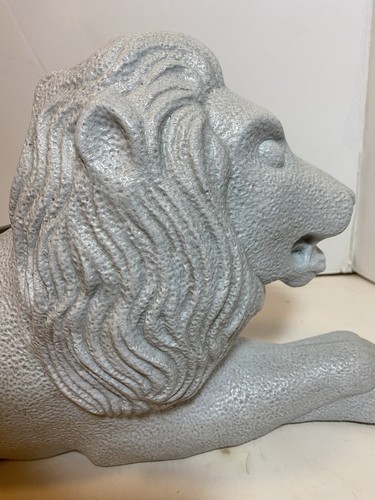 Vintage 1991 Union Products Lion Blow Mold 21” Planter Outside Yard Lawn Decor - Picture 3 of 17