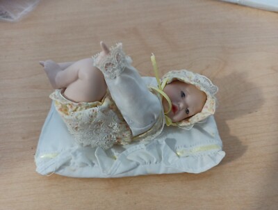 THE ASHTON-DRAKE GALLERIES #92037 LISA VINTAGE PORCELAIN DOLL COLLECTIBLE  6''