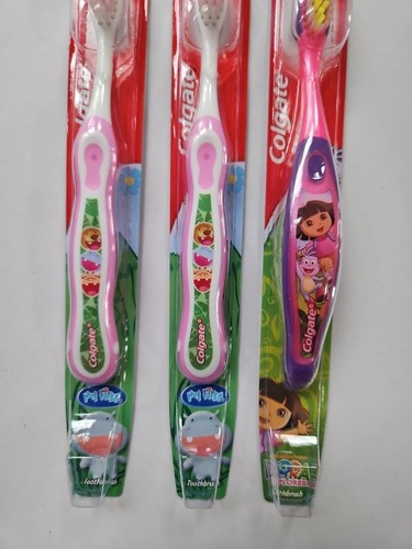 3 - Colgate Spazzolino da Denti per Bambini, Dora L'Esploratrice, Extra Morbido, Età 0-2 e 2+ - Foto 3 di 3