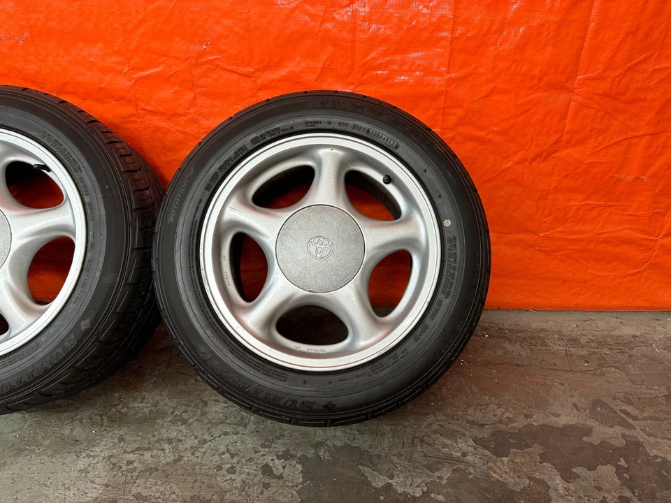 93-98 TOYOTA SUPRA - JZA80 - NO TURBO - LLANTAS Y NEUMÁTICOS DE FÁBRICA DE 16 PULGADAS - LLANTAS Foto 2 de 4