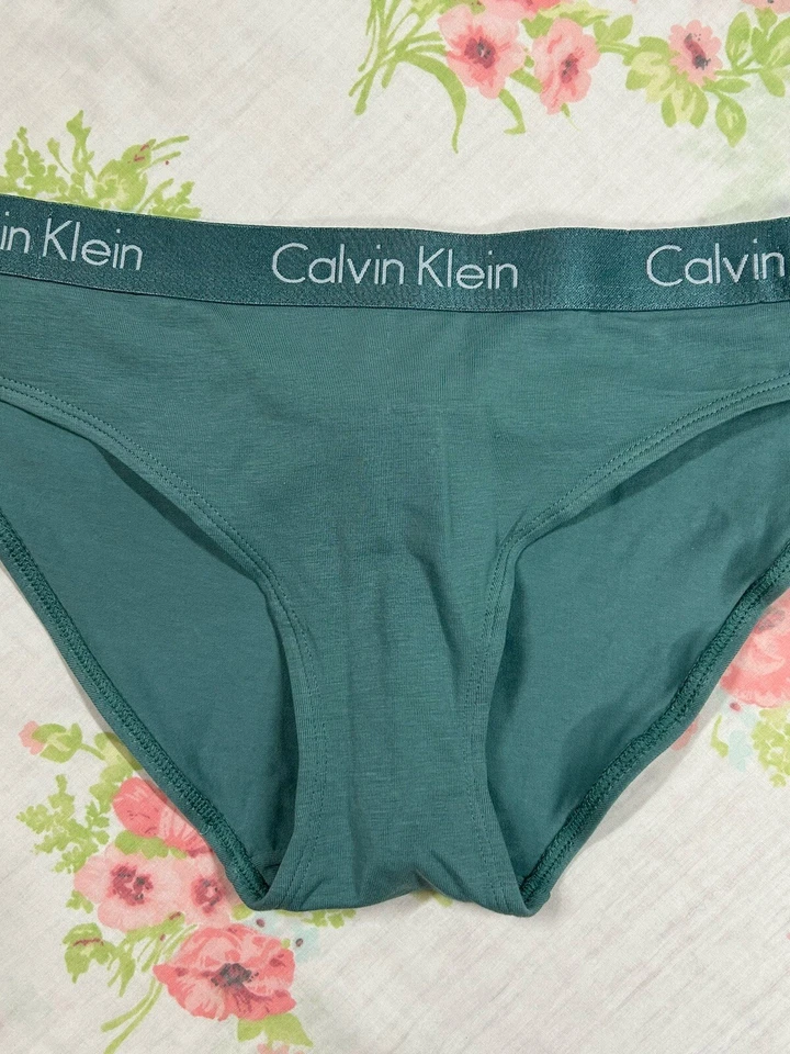 Woman's Calvin Klain Brand Logo Waistband Bikini Brief Cotton Panties Sz M - Image 2 of 4