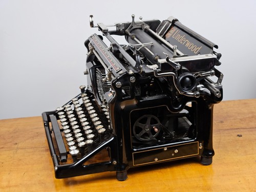 TYPEWRITER UNDERWOOD MODEL 5 WITH A CASE FROM 1931 - NO RISK WITH SHIPPING - Picture 8 of 18
