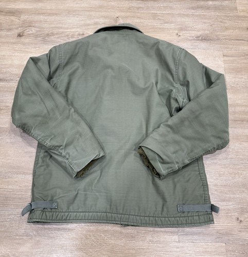 Vintage 60s 70s Vietnam War Era US Navy A-2 Deck Jacket Fits Size Large Green - Picture 2 of 12