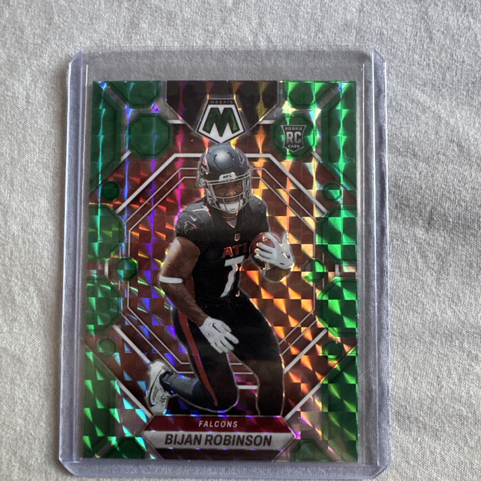 2023 Panini Mosaic - Rookies Bijan Robinson #284 Green Mosaic Prizm (RC)