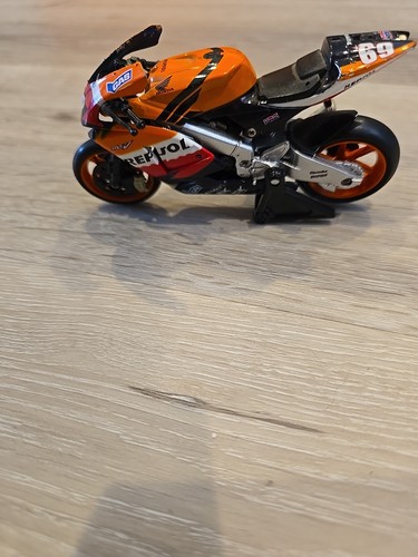 2004 Maisto Honda RC 211V Nicky Hayden Diecast Maßstab 1:24 - Bild 4 von 13