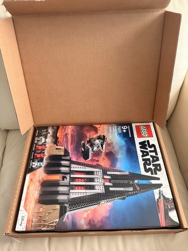 NEW & SEALED - LEGO 75251 - Darth Vader’s Castle - Picture 5 of 5