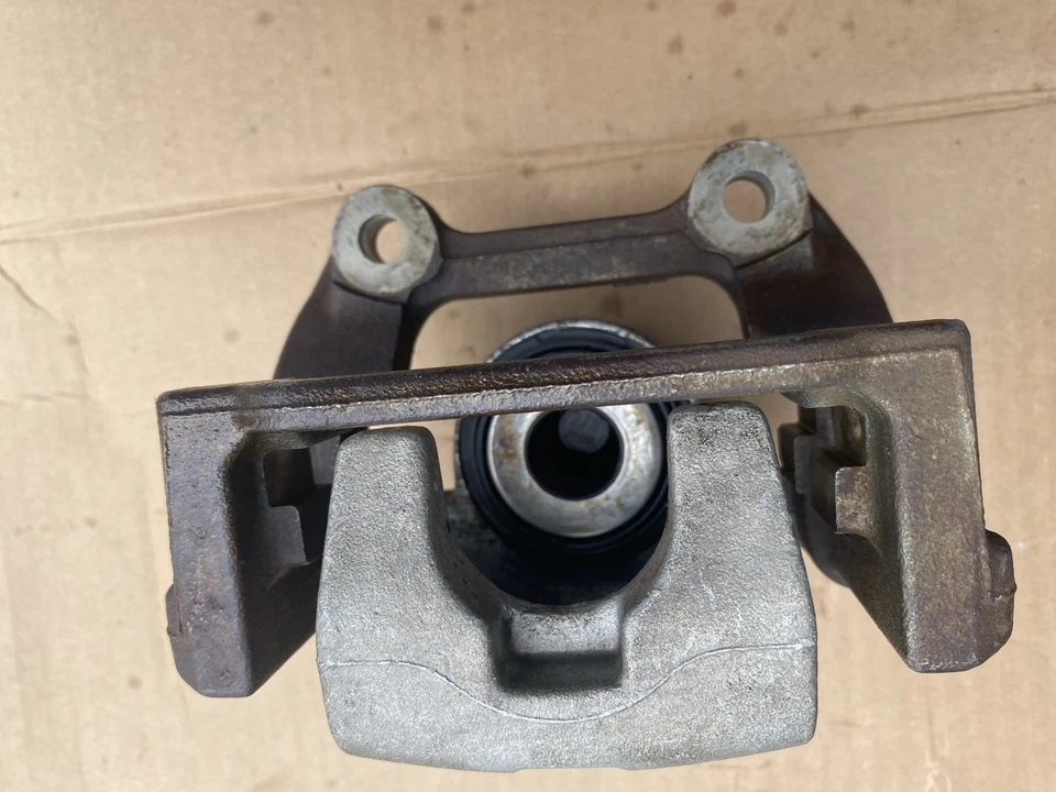 Conjunto de pinza de freno trasera Dodge Charger 2006 2010 tracción trasera Foto 3 de 4