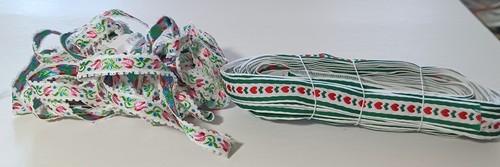 27 Yds Vintage Sewing Trims, 2 Different, Hearts And Flowers - Picture 1 of 2