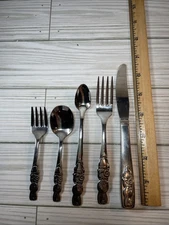 5 Pc Oneida Stainless Flatware Peter Rabbit Youth Baby Infant Fork Knife Spoon