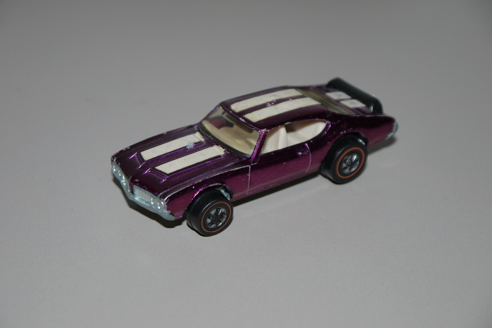 Redline Hot Wheels Olds 442 Spectraflame Magenta 1969 GOOD CONDITION Redline Hot Wheels Olds 442 Spectraflame Magenta 1969 GOOD CONDITION