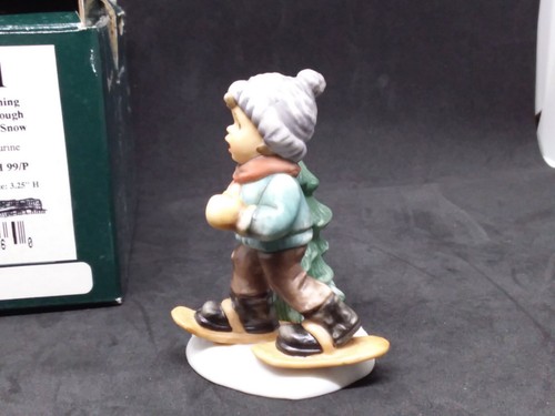 Berta Hummel Dashing Through the Snow BH 99/P Goebel Figurine 2001 w/Box #935141 - Picture 3 of 11