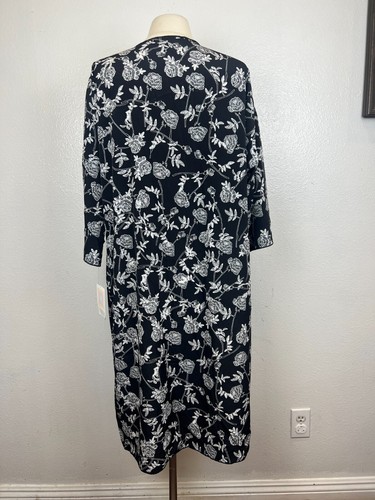 Nuevo con etiquetas Cárdigan LuLaRoe Negro Blanco Estampado Floral Shirley Kimono Plumero Talla L - Imagen 4 de 7