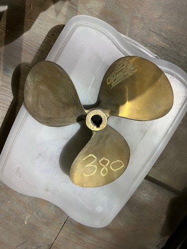 TB#380 16x15 1.25" LH 3B Bronze Chris Craft Propeller - Imagen 2 de 2