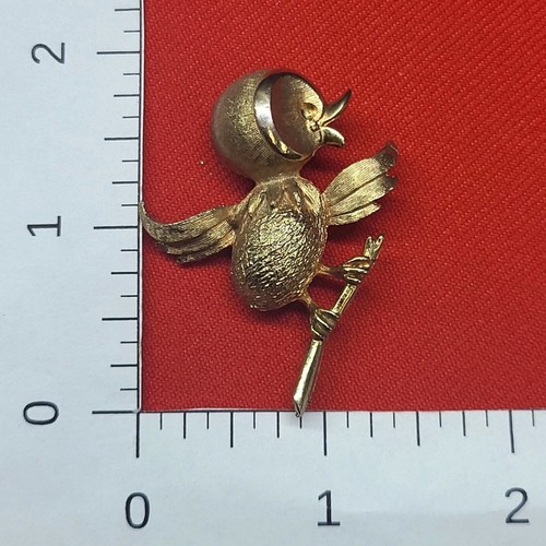 Vintage Gold Tone Metal Bird On Branch Brooch Pin - Picture 9 of 9