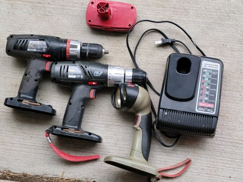 Two Craftsman drill drivers 1/2 " 19.2 volt Charger & Battery & 75th Flashlight - Picture 7 of 9