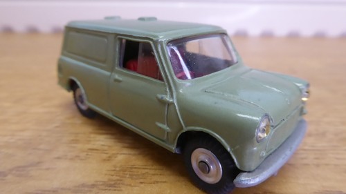 VINTAGE CORGI TOYS #450 AUSTIN MINI VAN ORIGINAL 1964–67 - Near Mint - Picture 10 of 10