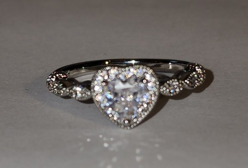 Heart Shaped Cubic Zirconia CZ Ring Sterling Silver Plated Size 9 Valentine's - Picture 9 of 9