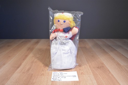 Muñeca libro de cuentos de la Cruz Roja Americana (320-081) - Imagen 4 de 7