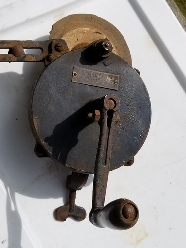 VINTAGE HAND CRANK BENCH MOUNT MANUEL GRINDER SHARPEN PERFECTION STAR SPECIALTY - Picture 8 of 24