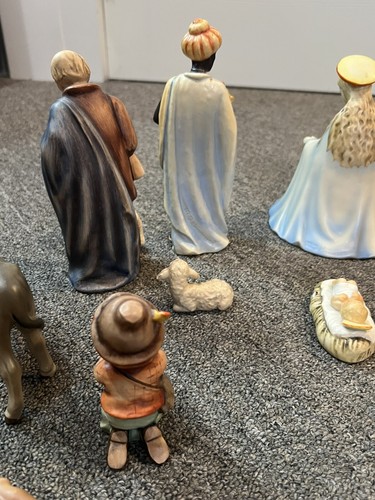 VINTAGE 1951 GOEBL HUMMEL W. GERMANY #214 13pc NATIVITY FIGUIRINE SET - Picture 20 of 23