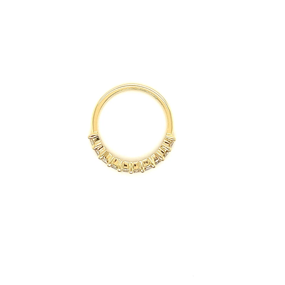 Anillo de media eternidad de diamantes de corte radiante de 10 piedras de oro amarillo de 14kt creado en laboratorio Foto 3 de 3