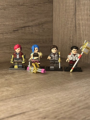 FIGURAS ARCANAS GENÉRICAS DE LADRILLO SIN USAR, EN CAJA - Imagen 2 de 10