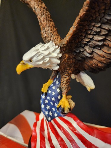Stunning Large Eagle with American Flag Statue on Wood Base Resin Colorful A10 - Picture 2 of 11
