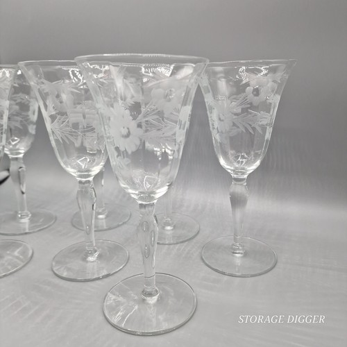 Vintage Set of 7 Etched Crystal Flutes Style Etched Wine Champagne Glasses 7.5" - Picture 5 of 14