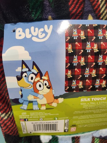 BLUEY SILK TOUCH THROW NWT JOLLY PUPS PLAID 50IN 70IN CHRISTMAS POLYESTER CHINA - Picture 2 of 9