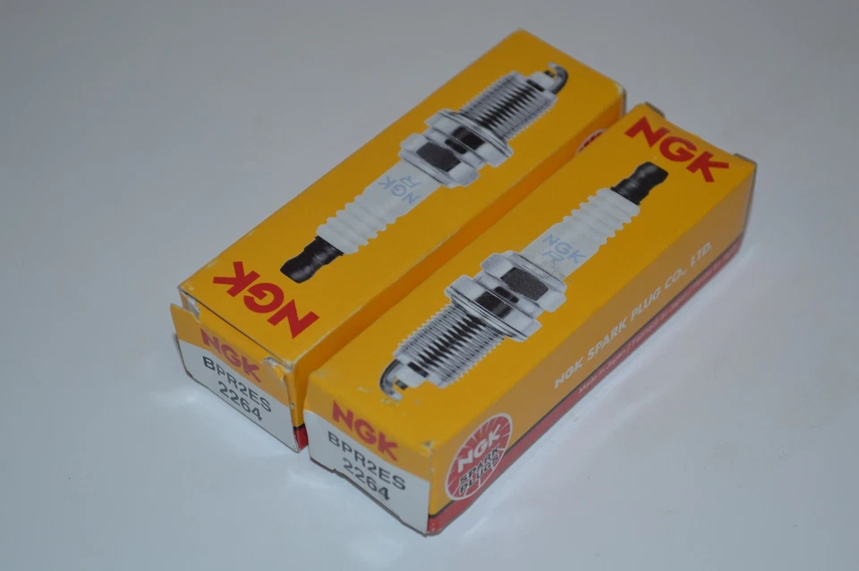 Bujía John Deere Gator XUV 620i 2007-2010 4x4 NGK | BPR2ES | 2015 | 2 juegos Foto 3 de 3