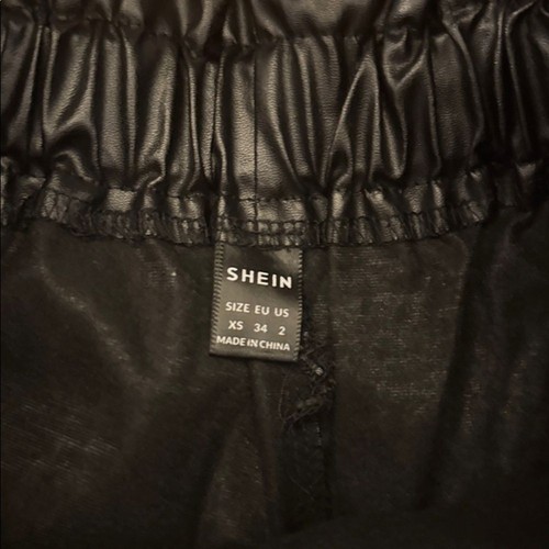 Pantalones Cortos SHEIN Imitación Cuero NUEVO Negro XS - Imagen 6 de 8