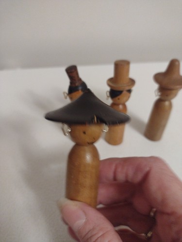 Rare Vintage Set Of Handmade Wooden Asian Finger Puppets 1960s - Picture 7 of 9