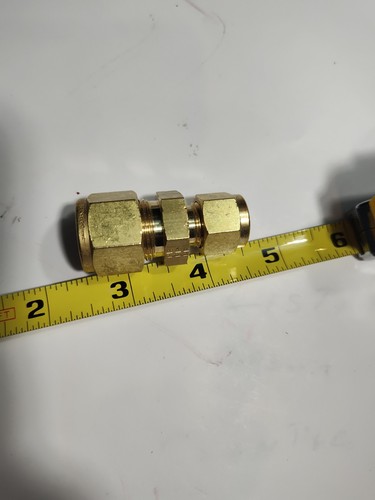 Parker Reducing Union, Brass, 1/2"x 3/8" Tube OD, 1-29/32" Overall Lg LOT Of 6 - Picture 9 of 10