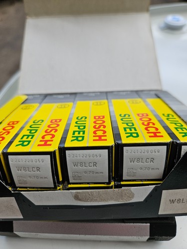 Bosch Super Zündkerze W8LCR  mit CU-Elektrode für BMW (0 241 229 059) - Bild 4 von 4