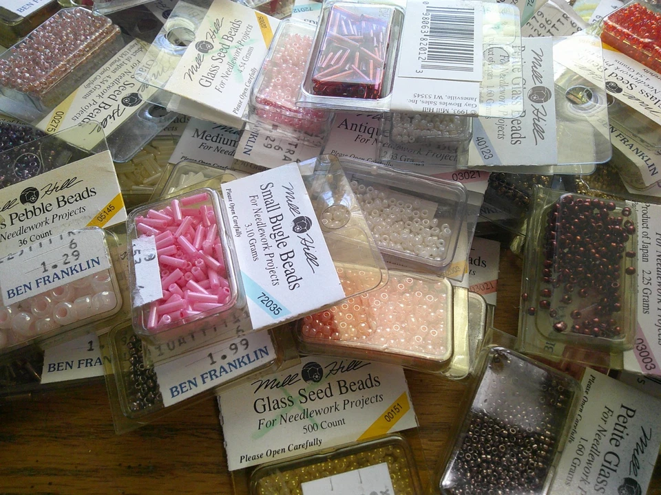 Lote de 90 Paquetes MILL HILL Variedad Corneta Semillas Cuentas Guijarro Antiguo Nuevo y Usado Foto 4 de 4