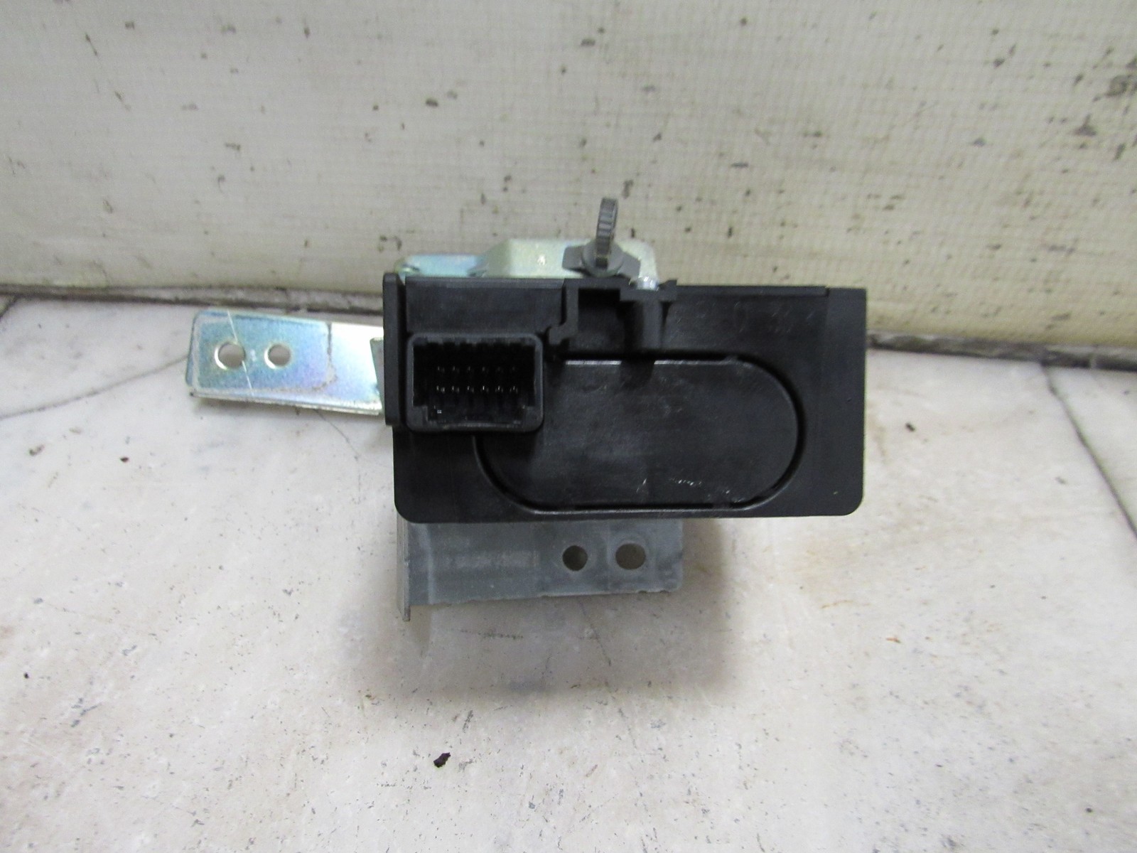 NISSAN MAXIMA Oem controller Card Slot 285f59n30a