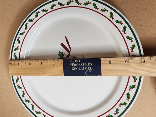 The Polar Express "Believe" 10" Christmas Dinner Plate Hallmark - Picture 4 of 8