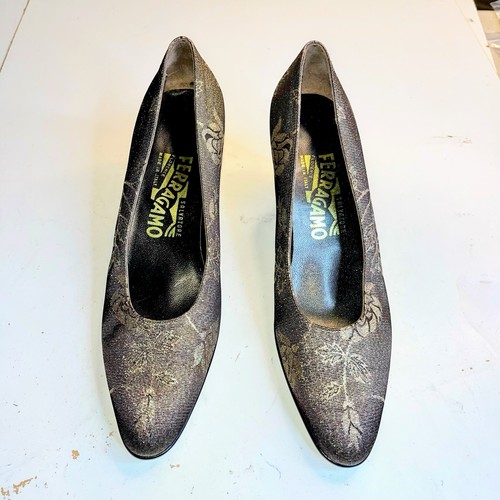 Salvatore Ferragamo Metallic Gold Floral Fabric Pumps Size 5 1/2 - Picture 3 of 11