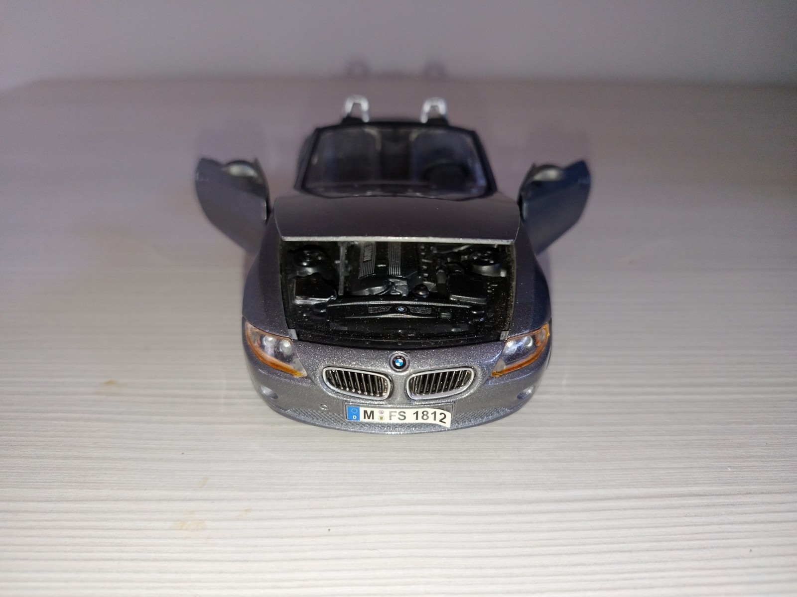 Foto 6 di 9