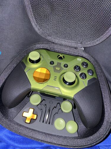 File:Xbox Elite Series 2 Halo Infinite Limited Edition Controller.jpg -  Wikipedia