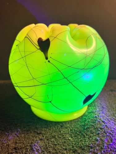 Fenton Art Glass Barber Custard Hanging Hearts Crimped Rose Bowl 1976 – #8925 C1 - Picture 1 of 10