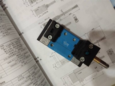 1Pc Festo Valve magasin MN1H-5/3G-D-3-C 159705 ix