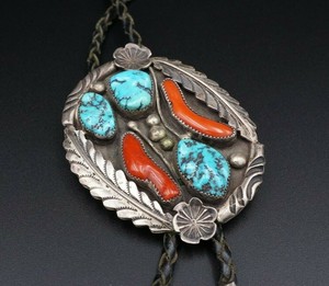 Vintage-Navajo-Turquoise-Red-Coral-Sterling-Silver-Leaf-Bolo-Tie-M922