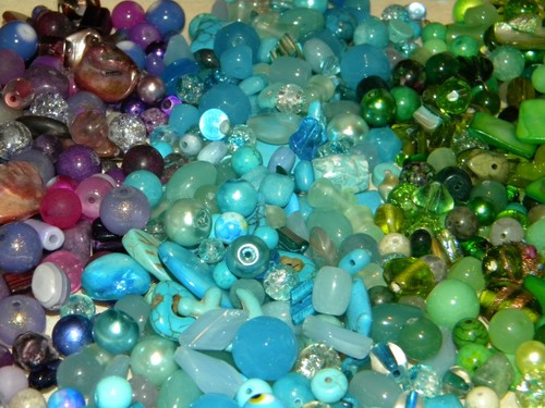 NEW 1/2 (lb) PEACOCK Mixed Purple/ Blue/ Greens LOOSE BEADS LOT Colorful lot - Picture 10 of 12
