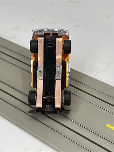 RECONDITIONED TYCO US-1 ELECTRIC TRUCKING ORANGE SEMI TRUCK WITH GRAVEL TRAILER - Picture 11 of 20