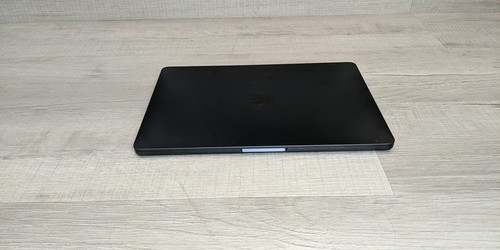 Apple - Laptop MacBook Air 13" - Chip M3 - Memoria 16GB - SSD 512GB - Gris espacial - Imagen 9 de 12