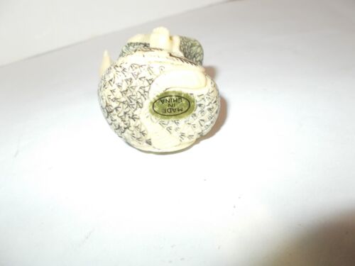 Vintage 2 3/8" TALL Japanese Netsuke Man Sitting On A GOOSE Reading Tablet RESIN - Picture 6 of 6