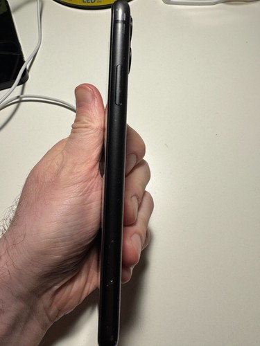 Apple iPhone 11 64GB Black MWL72VC/A - Unlocked - Good Condition - Battery 84% - Photo 6 sur 23