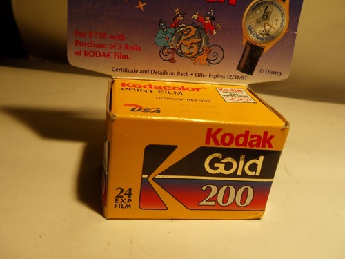 WALT DISNEY WORLD Kodak Gold 200 35MM Color Print Film 24 Exposure Exp 12/98 - Picture 3 of 9